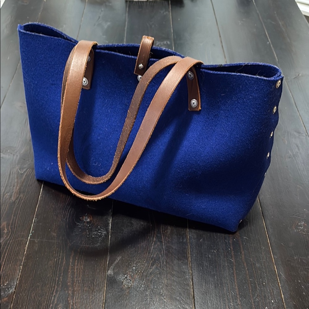 Stylish Blue Shoulder Bag with Leather Straps
